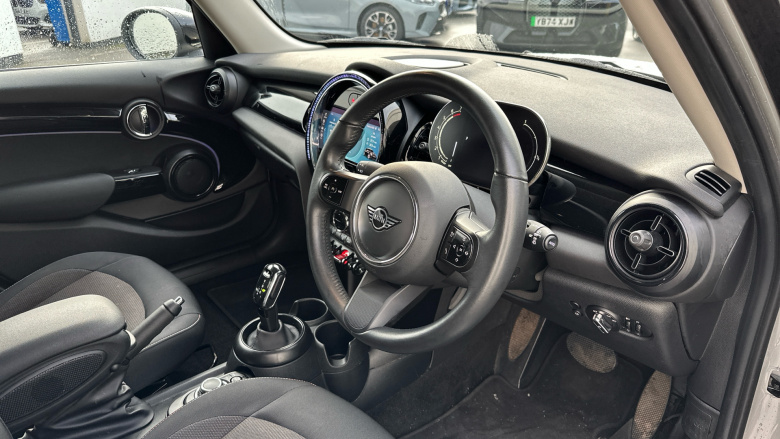 MINI Hatchback 1.5 Cooper Classic Premium 5dr Petrol Hatchback